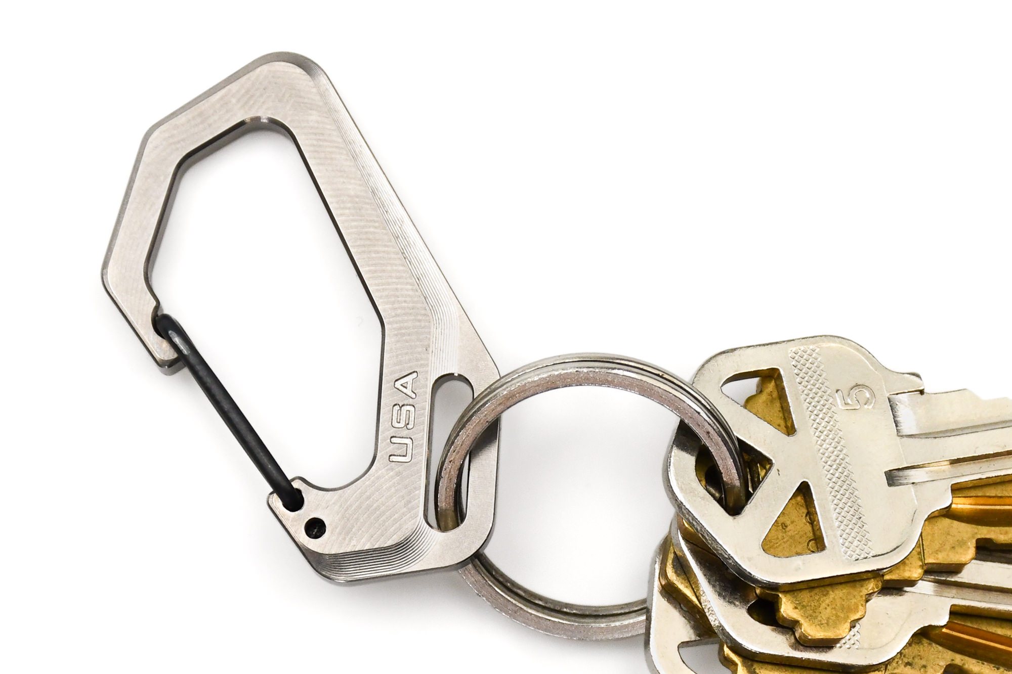 trayvax-carabiner-titanium-3_2000x