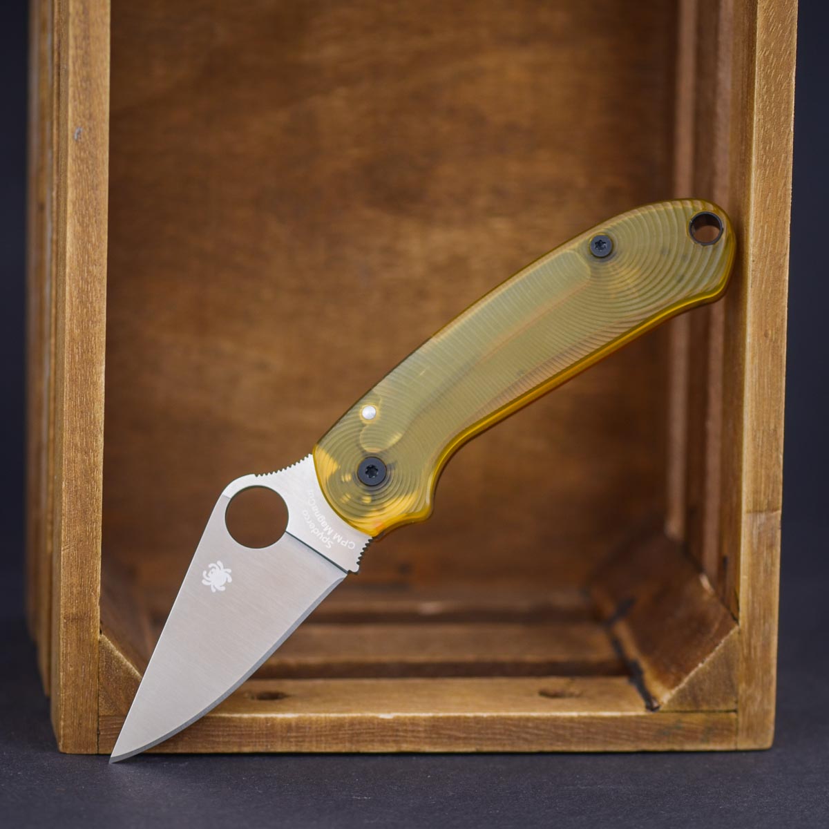 Spyderco Para 3 Magnacut X RGT Ultem Contoured Ripple – Image 1