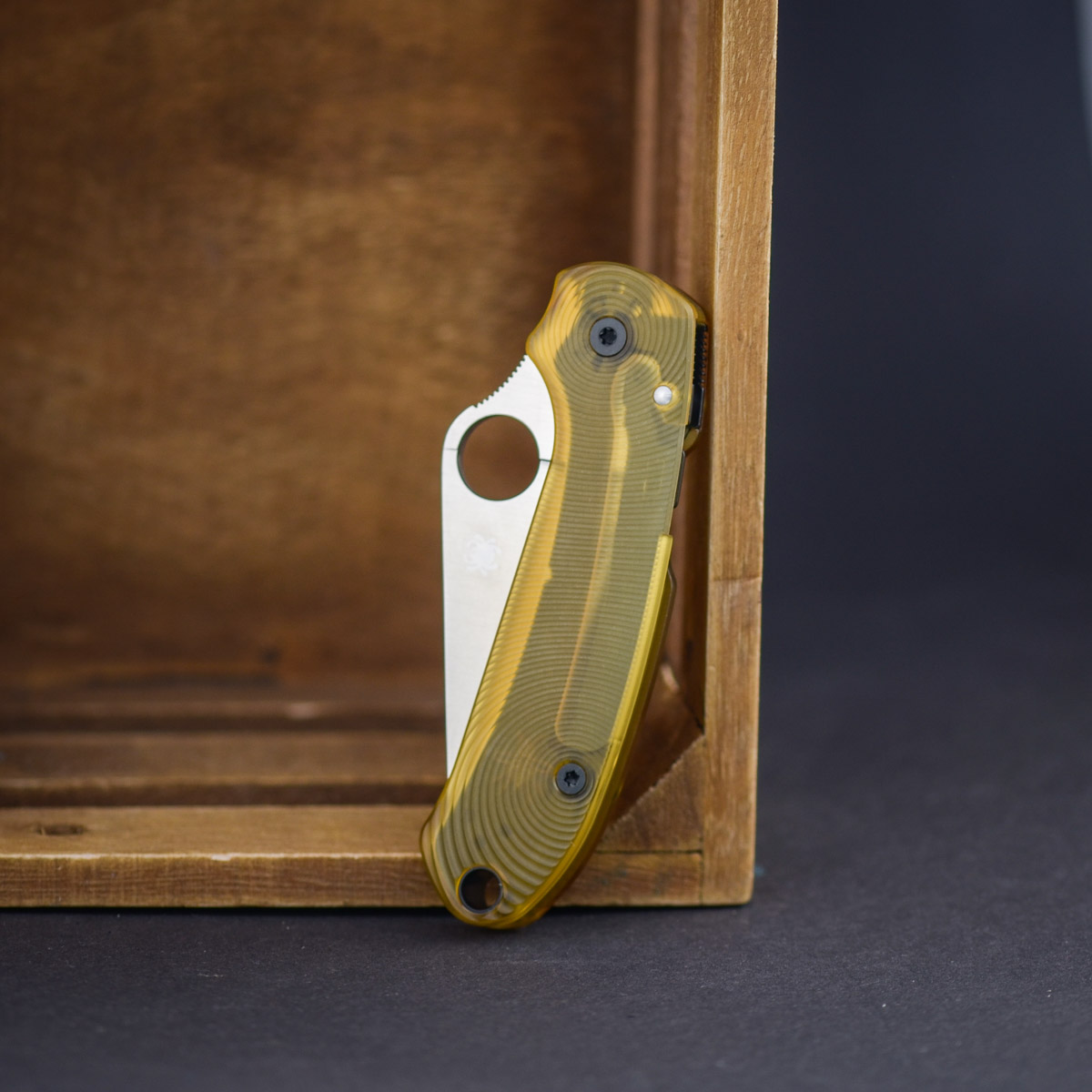 Spyderco Para 3 Magnacut X RGT Ultem Contoured Ripple – Image 2