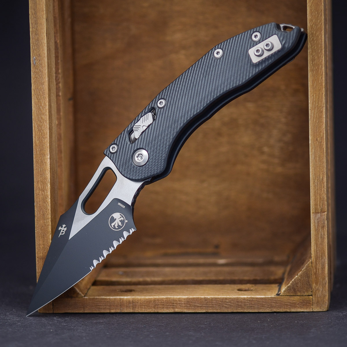 Microtech Stitch S/E RAM -LOK Black Painted Blade Fluted G10 Black Partial Serrated Klinge, Messer, Waffe, Dolch