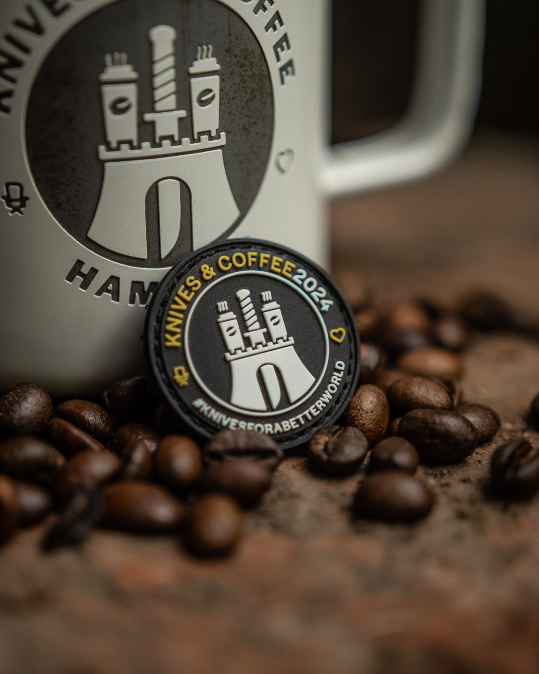 Knives & Coffee Patch Edition 2024 Eishockey-Puck, Eislaufen, Sport, Getränk, Kaffee
