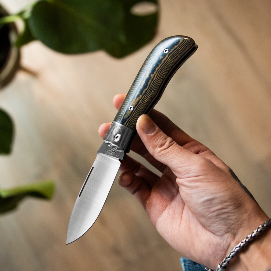 5 EDC Knives & Tools for Your New Year’s Resolutions 2026