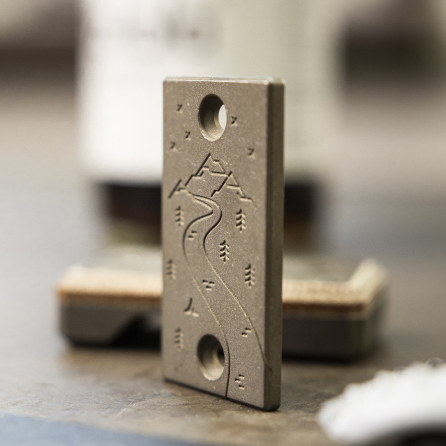 Crowgear Don't Worry Stone - Inlay single "Love Outside Edition" Crowgear Don't Worry Stone - Inlay single "Love Outside Edition"