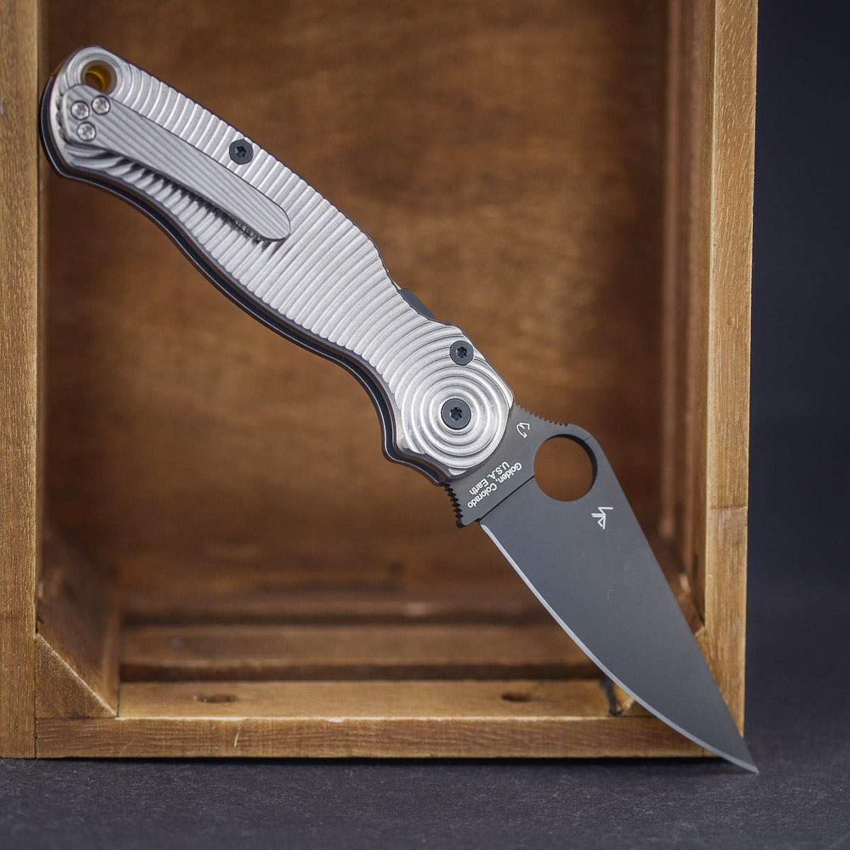 Spyderco Para Military 2 Salt Black G10 CPM Magnacut X RGT Rippel Titanium & Ultem Spacer – Image 1
