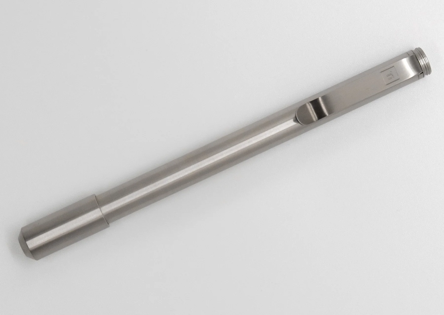 Big Idea Design PHX-Pen : A Timeless Stainless Steel Pen