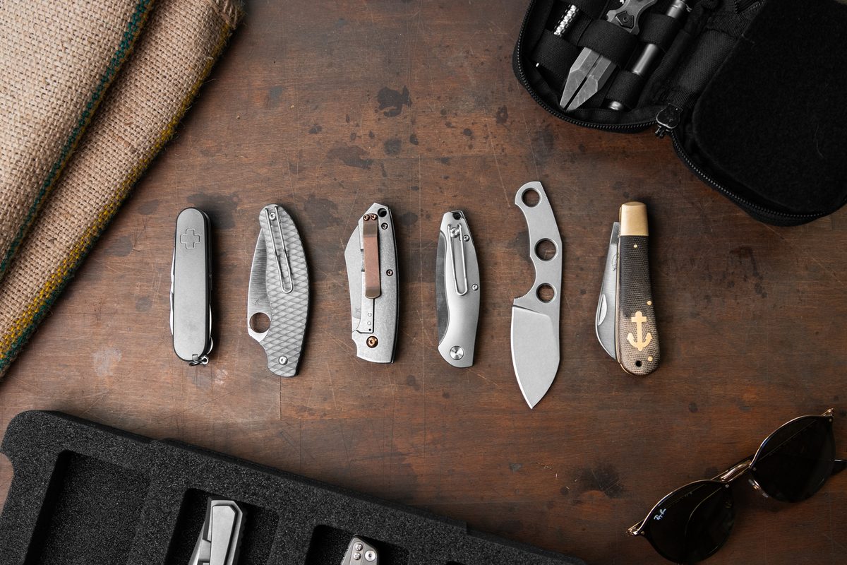 Selection of §42a-compliant knives by Knife Lounge