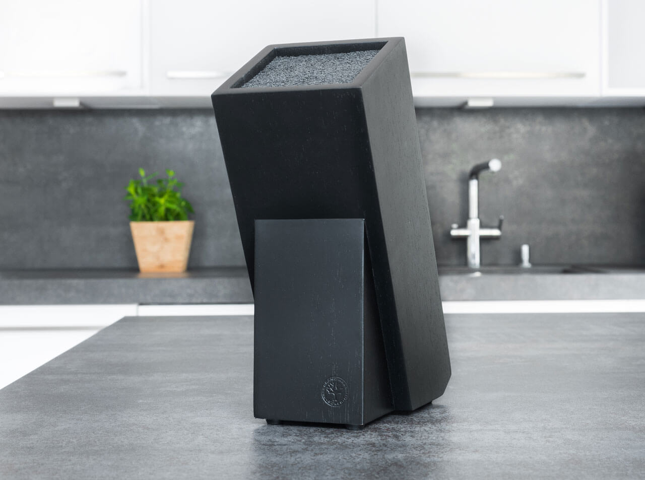 boeker-manufaktur-solingen-messerblock-gusto-wood-black-03bo084_3 Böker Knife Block Gusto Wood Black