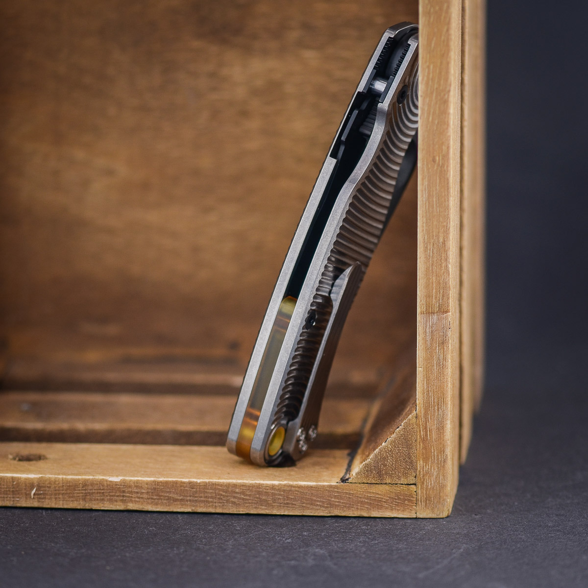 Spyderco Para Military 2 Salt Black G10 CPM Magnacut X RGT Rippel Titanium & Ultem Spacer – Image 3